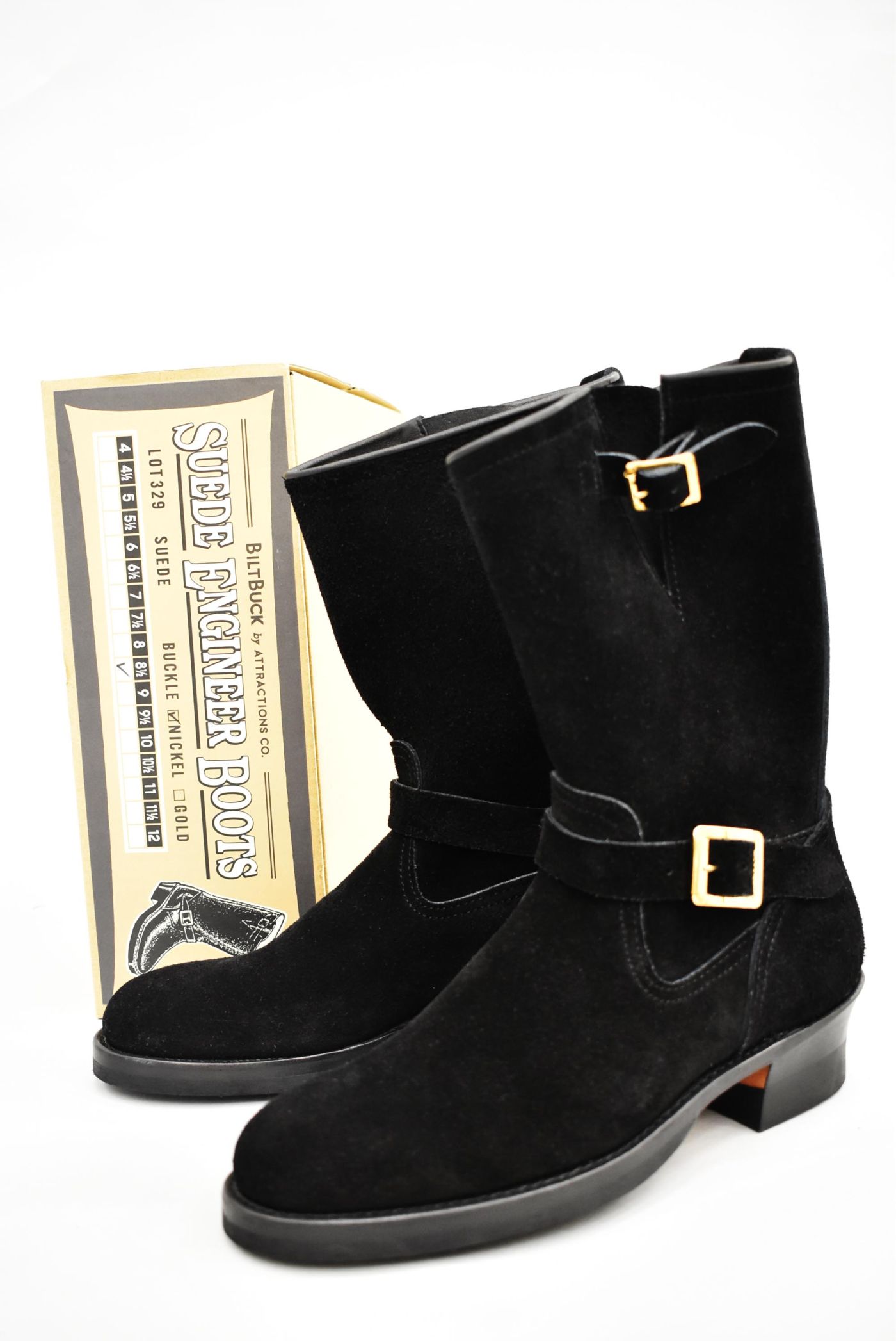 ATTRACTIONS×INNOCENT コラボレーションモデル 「329 Suede Engineer Boots Black」 特注ブラスバックル