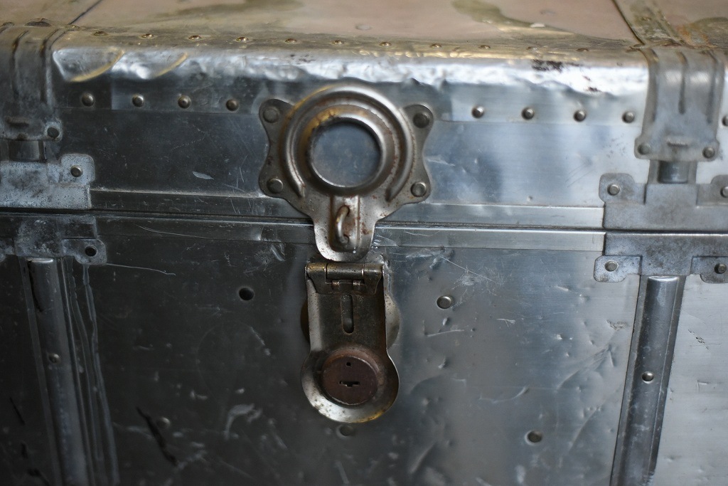 【ヴィンテージ】アルミ大型トランク 船トランク ケース インダストリアル 103449 ヴィンテージ 船舶 大型 アルミ トランクケース 英国製