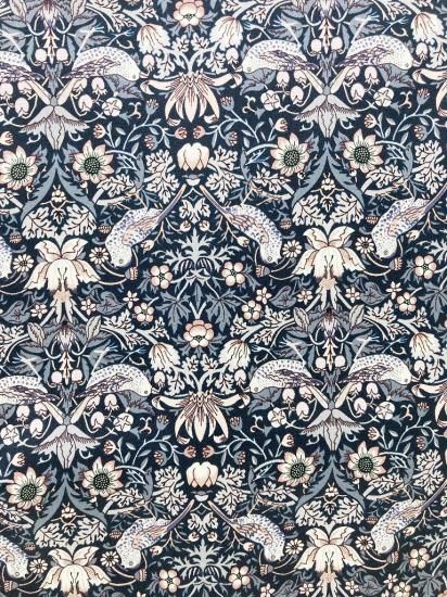 108324 英国 「SO COSY」　「Liberty Fabric Scarf 」　100％ベビーアルパカウール COLOR： Silver Grey & flower
