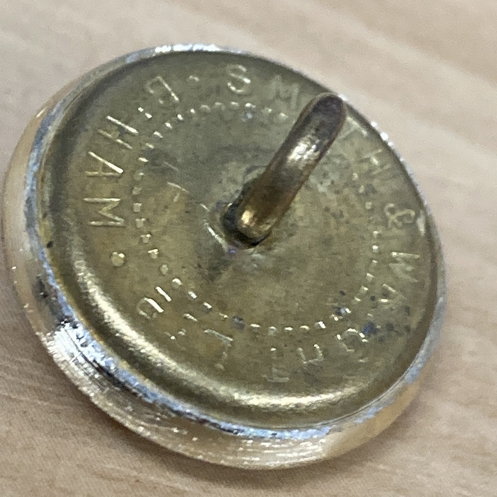 105991 英国　「Irish Guards Regiment Tunic」　SMITH&WRIGHT BIRMINGHAM ボタン 小1個　真鍮製紋章 キングスクラウン