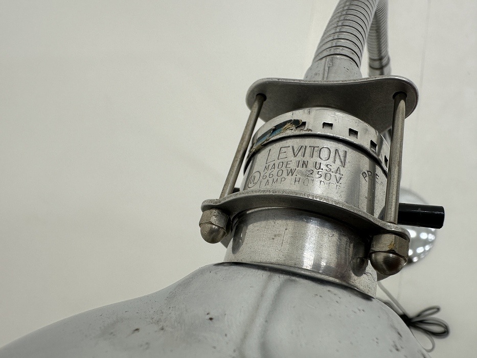 108132 「LEVITON」「 PORTABLE LAMP」 照明 スタンド デスクライト