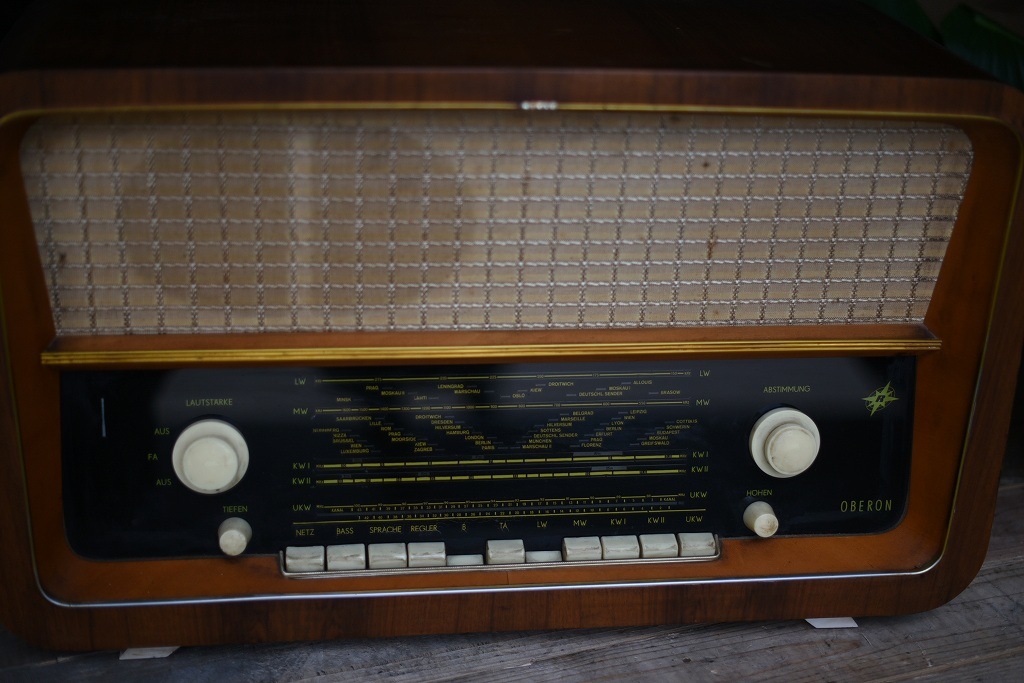 104902 ヴィンテージ　「RFT OBEROM」　ラジオ　ドイツ製 MADE IN GERMANY