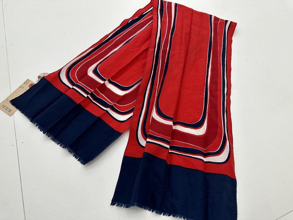 107278 ヴィンテージ　スカーフ　マフラー　ストール 　TREVIRA