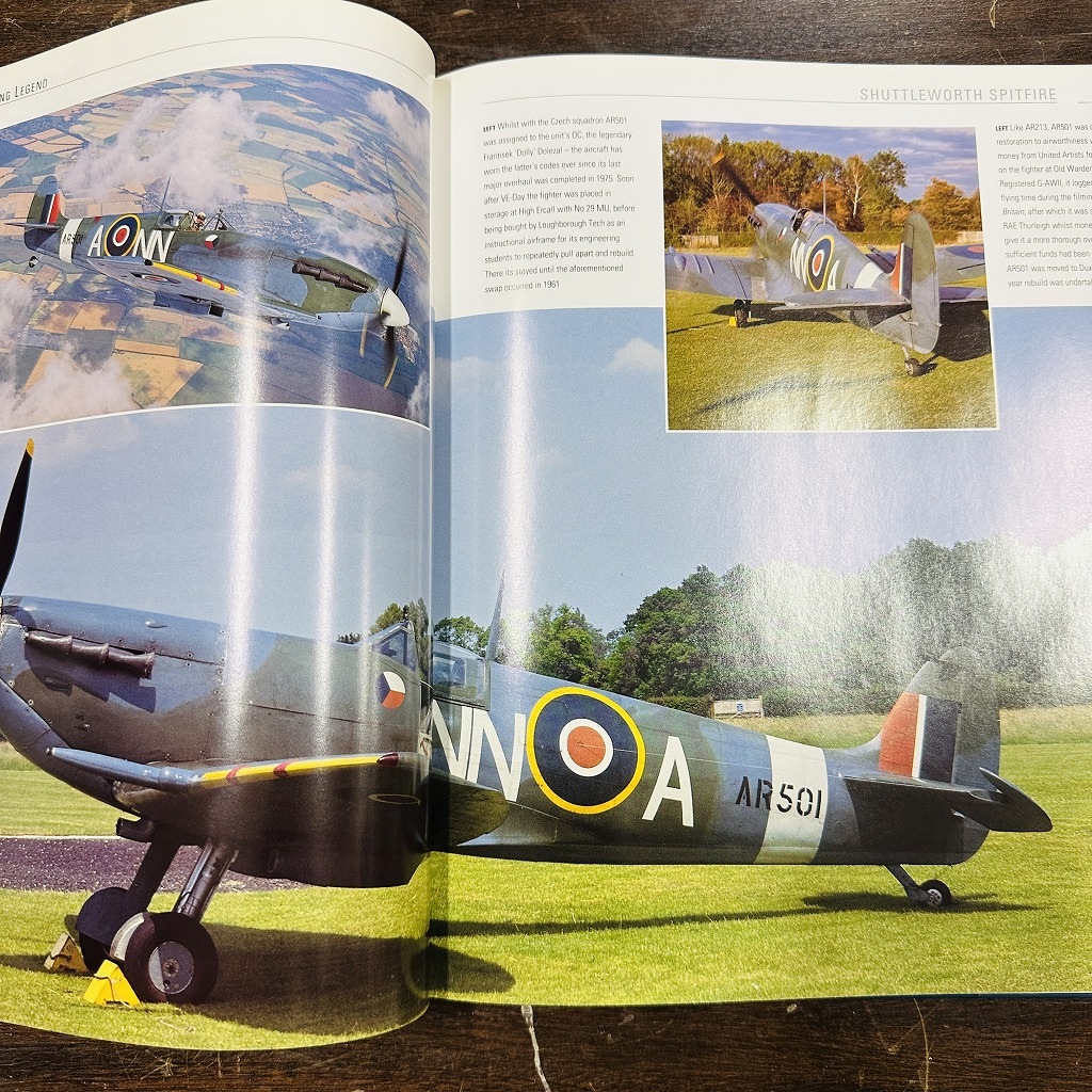 B4609「SPITFIRE FLYING LEGEND」スピットファイア