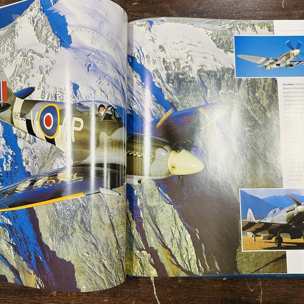 B4609「SPITFIRE FLYING LEGEND」スピットファイア