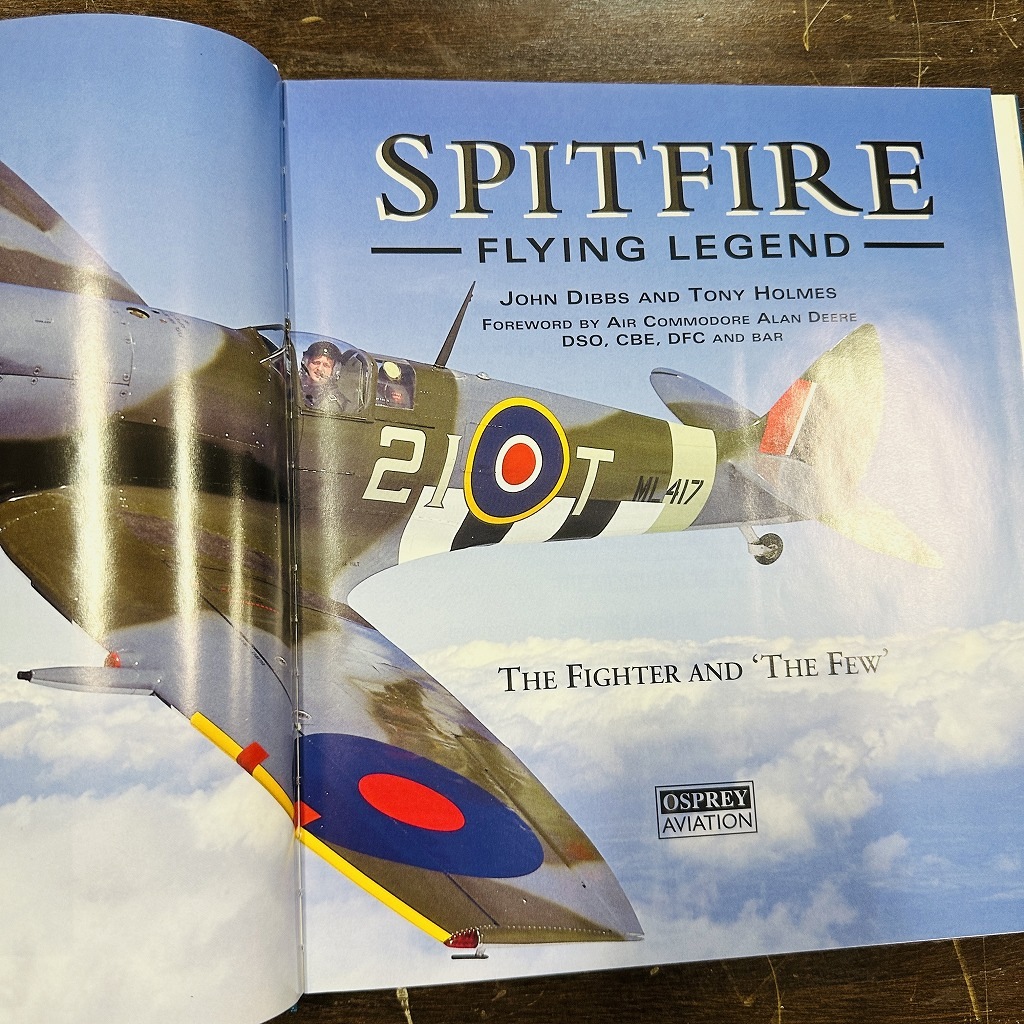 B4609「SPITFIRE FLYING LEGEND」スピットファイア