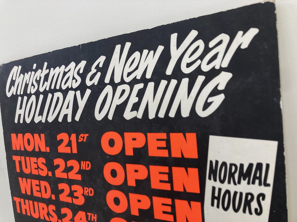 108493「Christmas & New Year HOLIDAY OPENING」Business hours ガレージ 看板 店舗什器