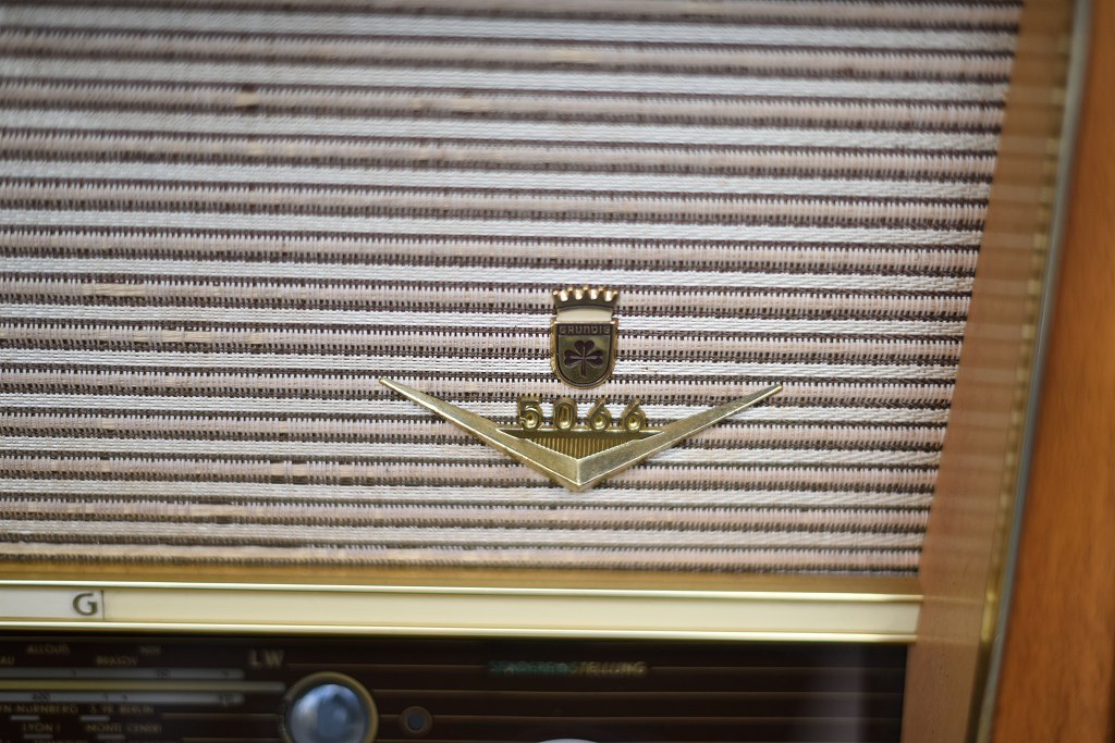 104927 ヴィンテージ　「GRUNDIG TYPE 5066」　ラジオ　ドイツ製 MADE IN GERMANY