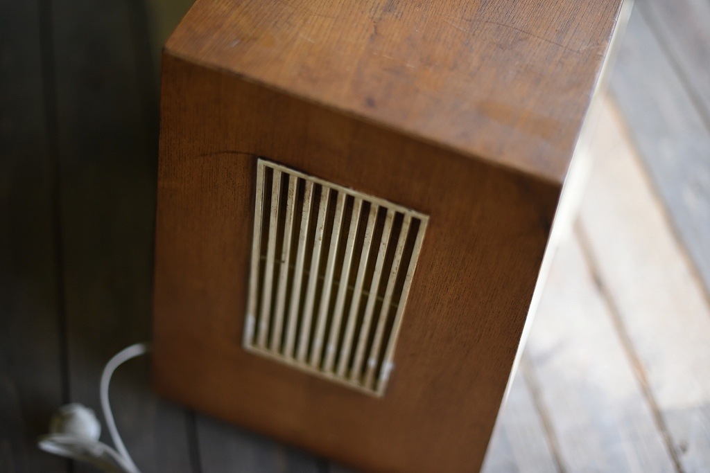 104927 ヴィンテージ　「GRUNDIG TYPE 5066」　ラジオ　ドイツ製 MADE IN GERMANY