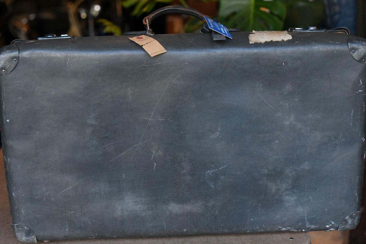 102645 UK ヴィンテージ　英国 グローブ トロッター 「GLOBE TROTTER」 MADE IN ENGLAND 刻印　取っ手破損