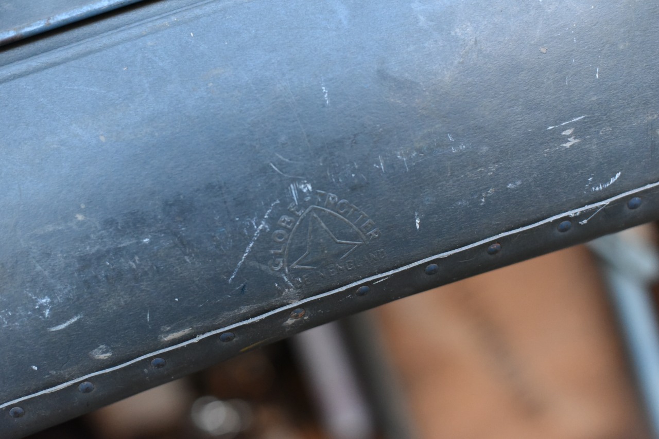 102645 UK ヴィンテージ　英国 グローブ トロッター 「GLOBE TROTTER」 MADE IN ENGLAND 刻印　取っ手破損