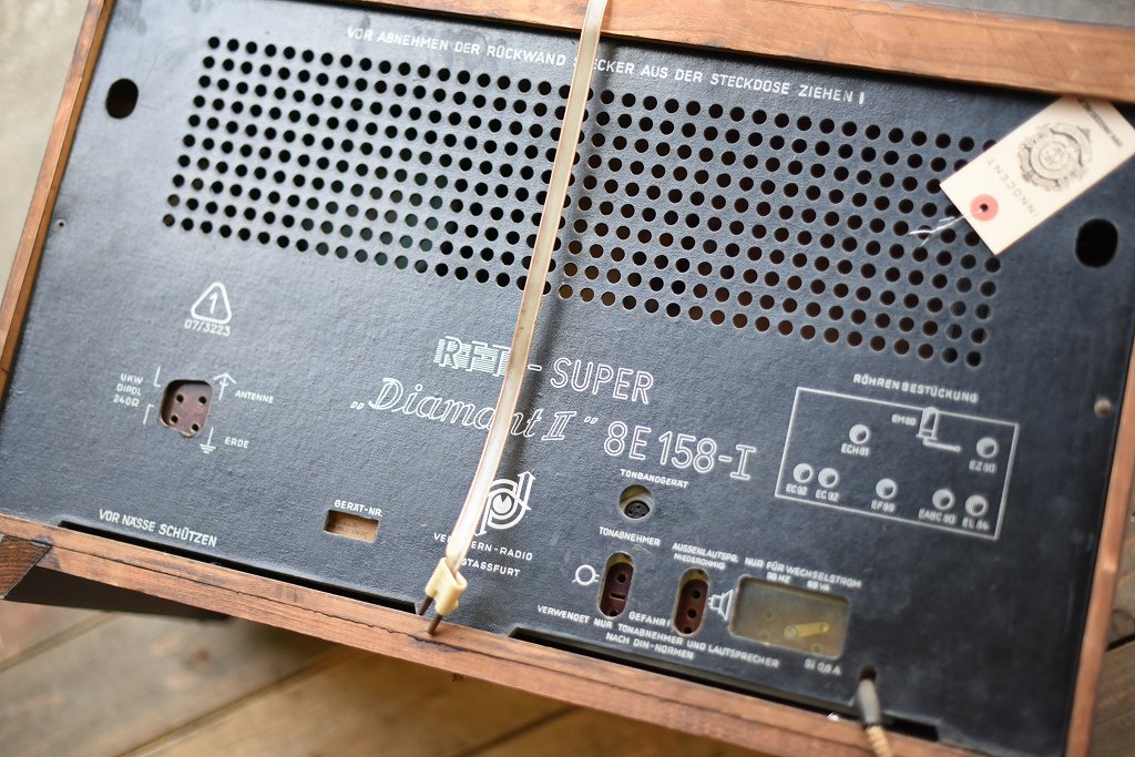 104903 ヴィンテージ　「RFT DiamantⅡ」　ラジオ　ドイツ製 MADE IN GERMANY