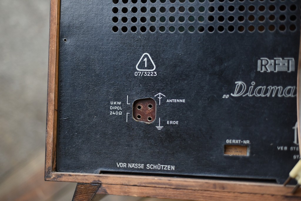 104903 ヴィンテージ　「RFT DiamantⅡ」　ラジオ　ドイツ製 MADE IN GERMANY