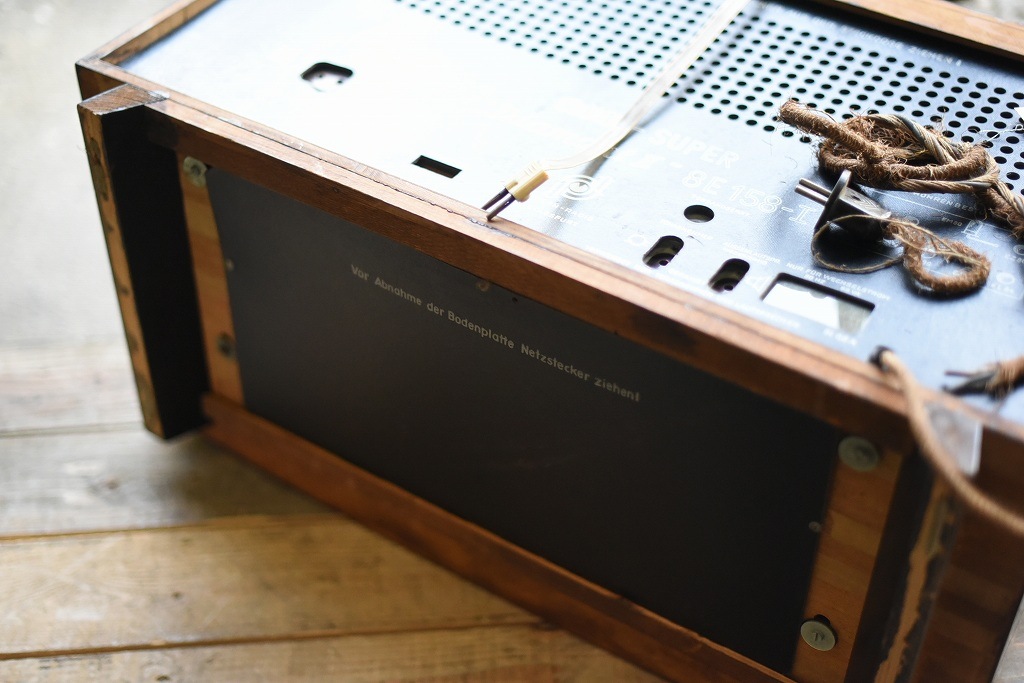 104903 ヴィンテージ　「RFT DiamantⅡ」　ラジオ　ドイツ製 MADE IN GERMANY