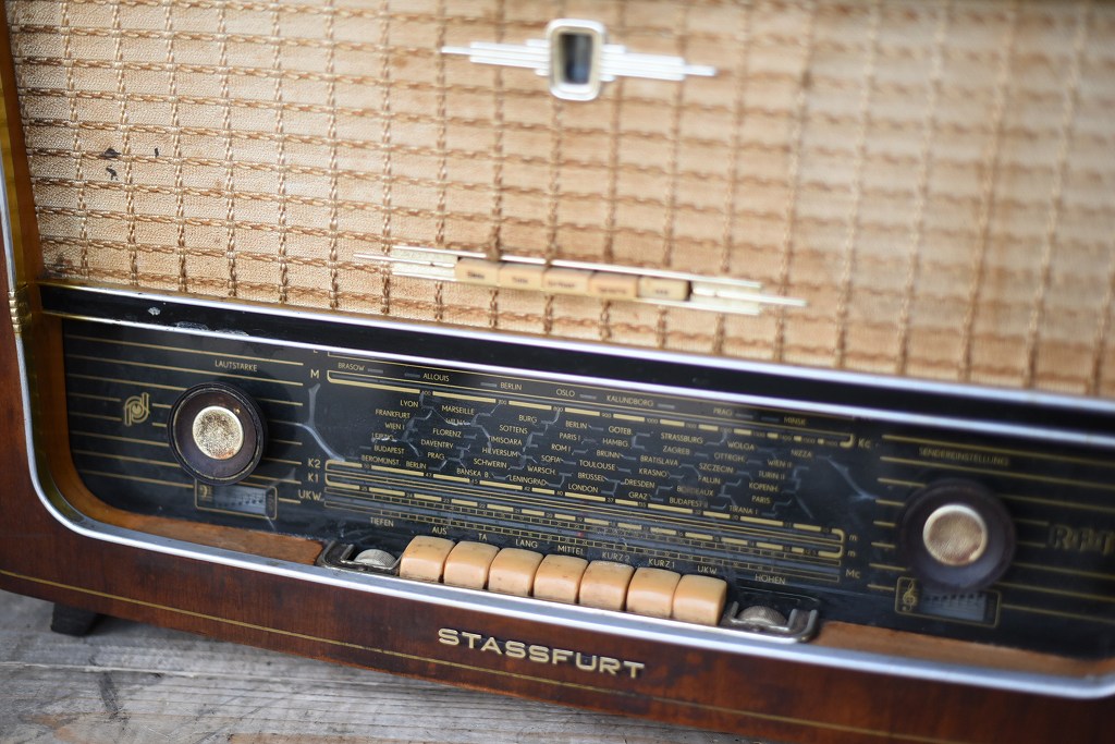 104903 ヴィンテージ　「RFT DiamantⅡ」　ラジオ　ドイツ製 MADE IN GERMANY