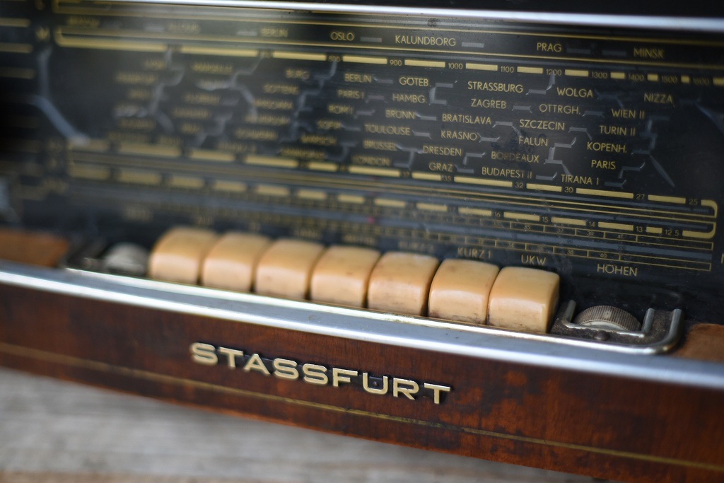 104903 ヴィンテージ　「RFT DiamantⅡ」　ラジオ　ドイツ製 MADE IN GERMANY