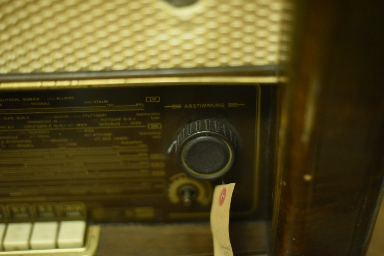 000539 ドイツ　RFT ヴィンテージ　ラジオ　