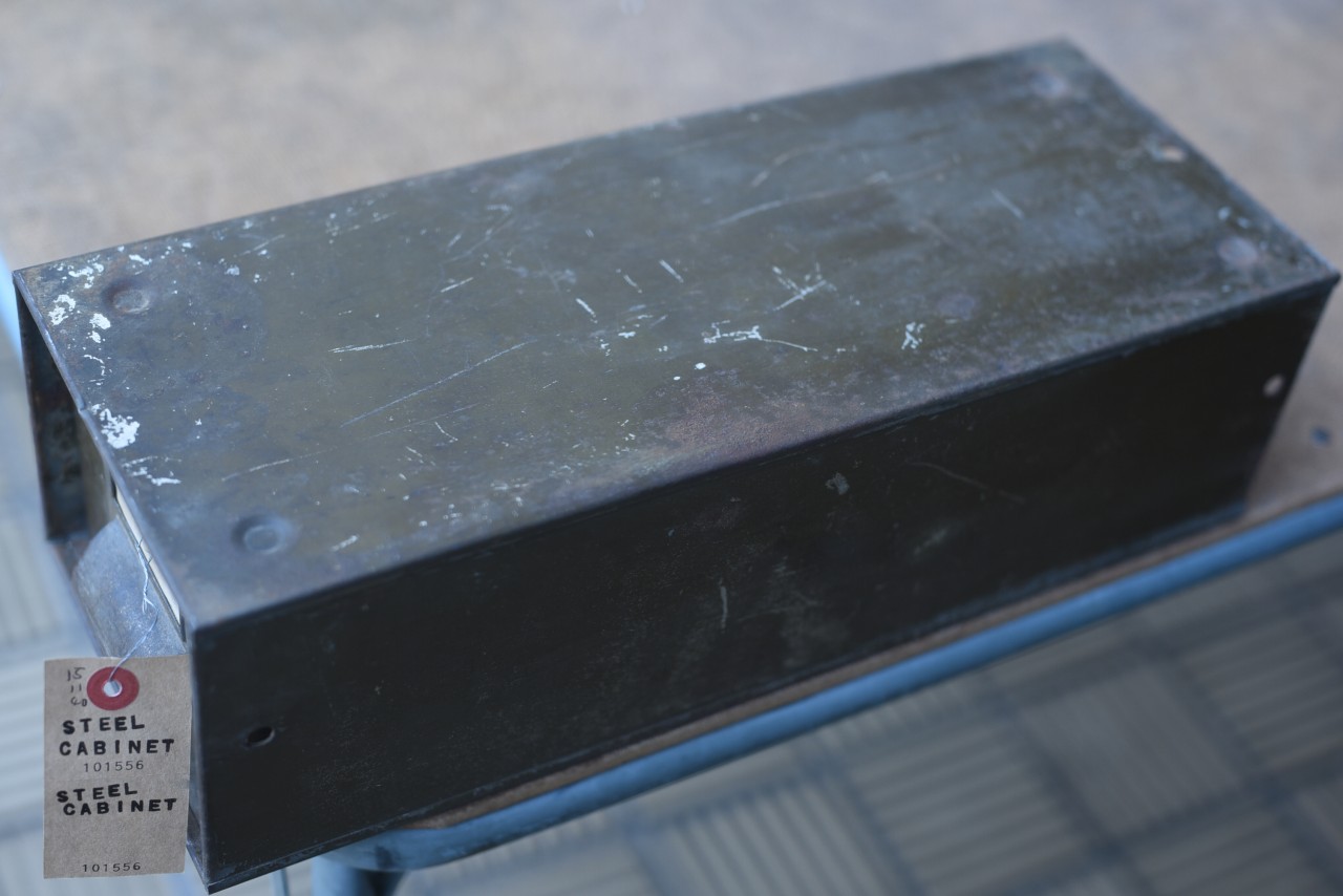 UK インダストリアル スチールキャビネット 英国 101556