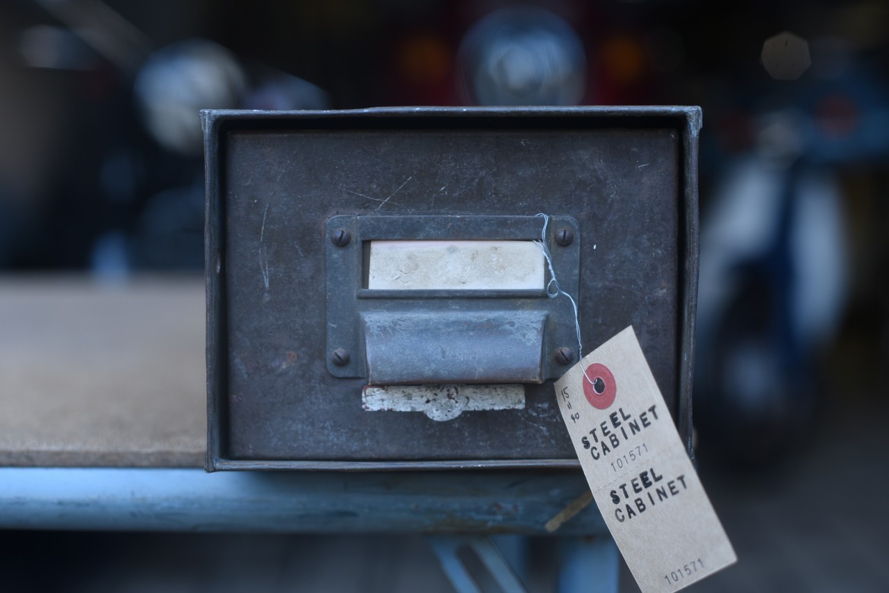 UK  インダストリアル スチールキャビネット 英国 101571