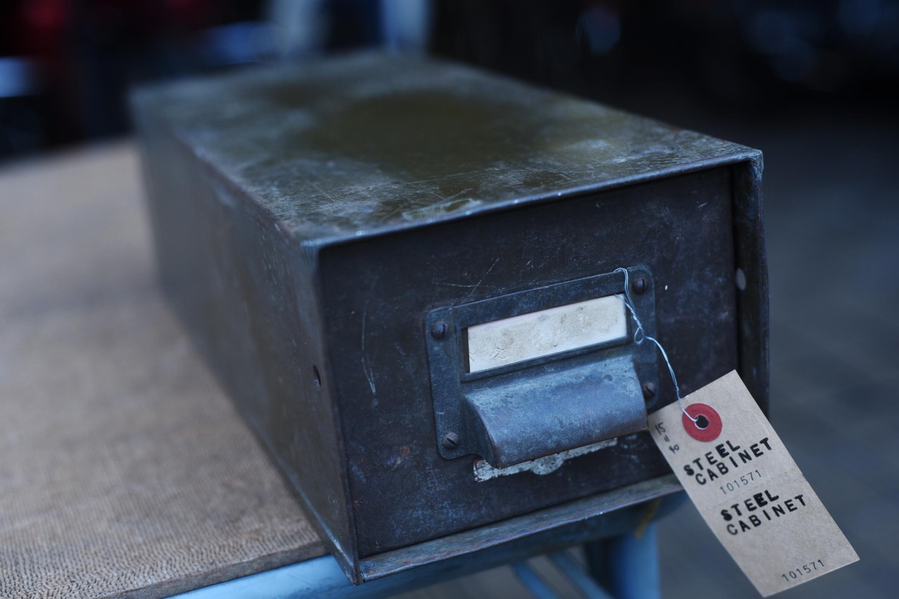 UK  インダストリアル スチールキャビネット 英国 101571