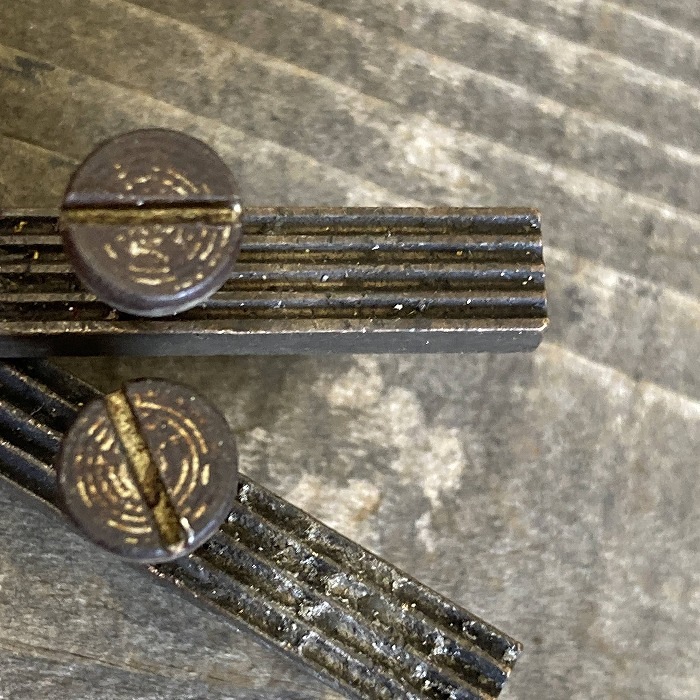 106460 UK ヴィンテージ カーバッチ用 取付金具