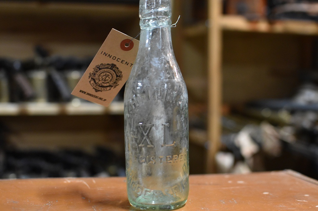 106788 ヴィンテージ　ボトル　瓶　イギリス ガラス