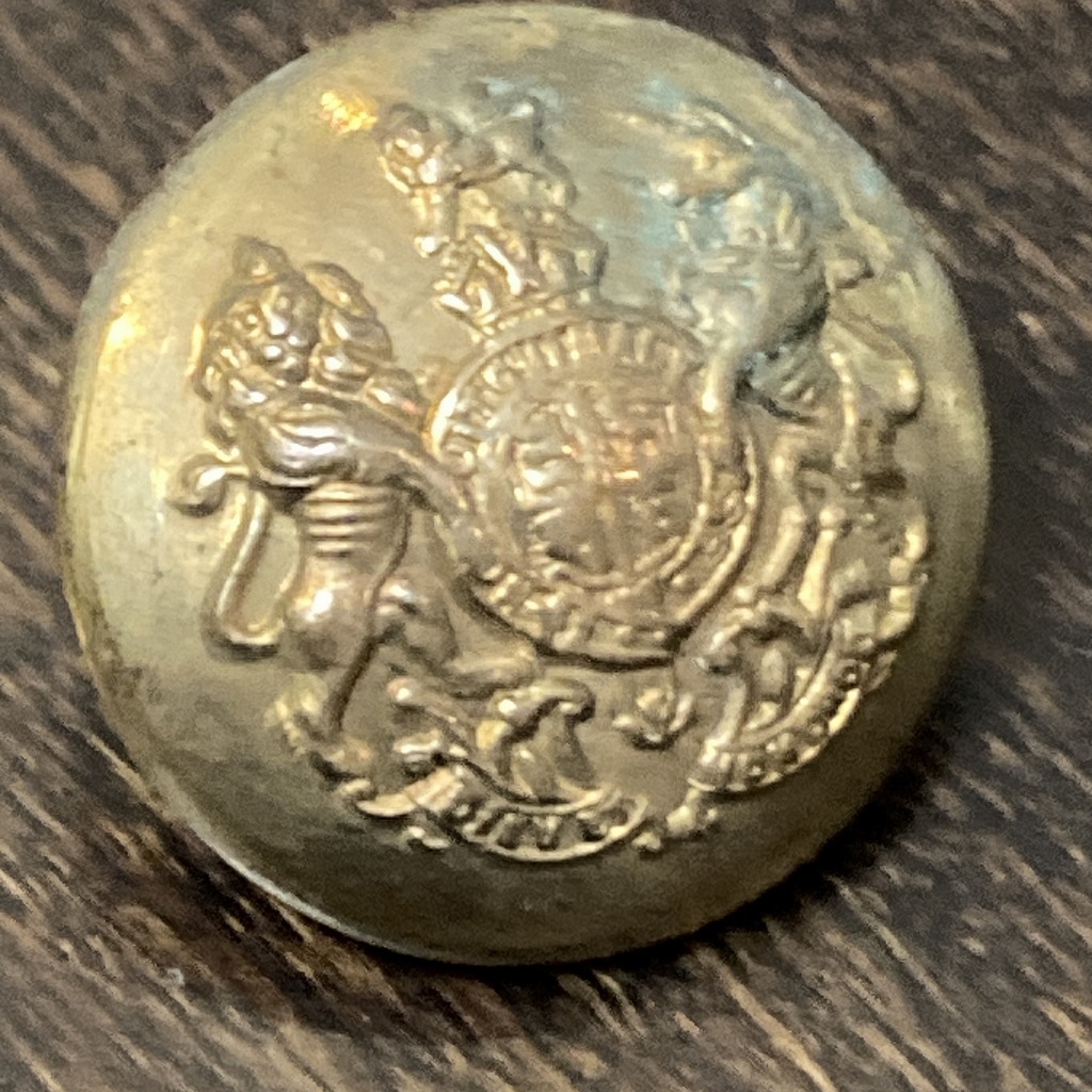 105993 英国　Lion Unicorn ロイヤルネイビー　ミリタリーボタン　小1個　釦　真鍮製紋章 キングスクラウン