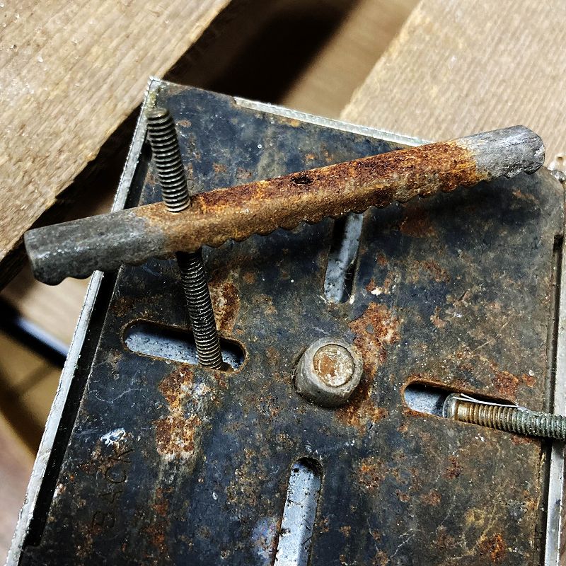 106061 ヴィンテージ　RAC ( Royal Automobile Club )   カーバッチ エンブレム