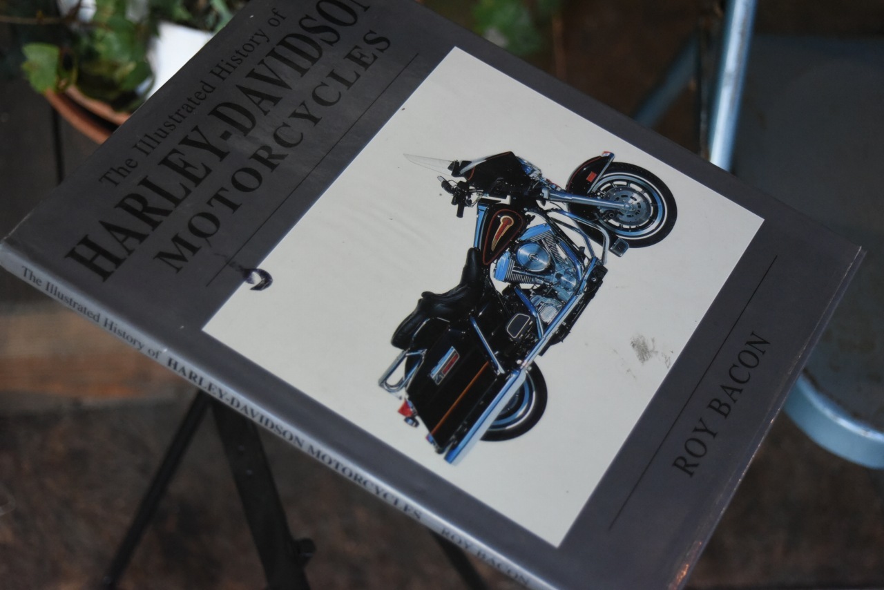 101927 洋書 「Harley-Davidson　Roy Bacon; Denis Chorlton; Richard Fleury; Ian Kerr」