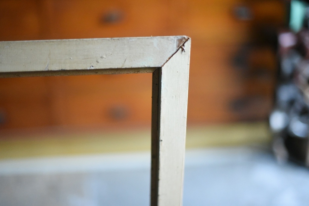 103584 ヴィンテージ　ウッドフレーム グラツキ破損　額縁