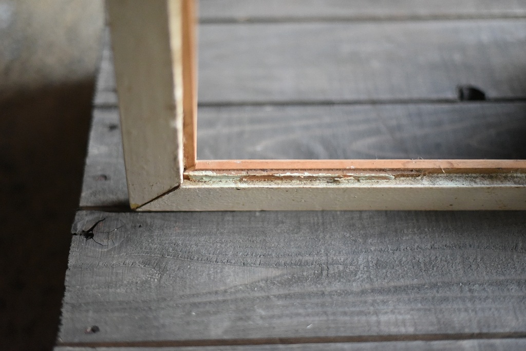 103584 ヴィンテージ　ウッドフレーム グラツキ破損　額縁