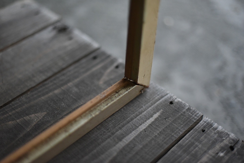 103584 ヴィンテージ　ウッドフレーム グラツキ破損　額縁