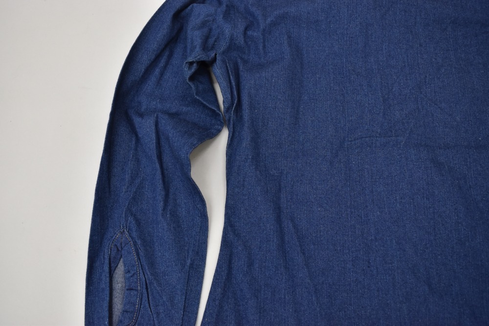 108574 1970s VINTAGE LEVI'S デニム ウエスタンシャツ UK 白タブ カットオフ DEAD STOCK