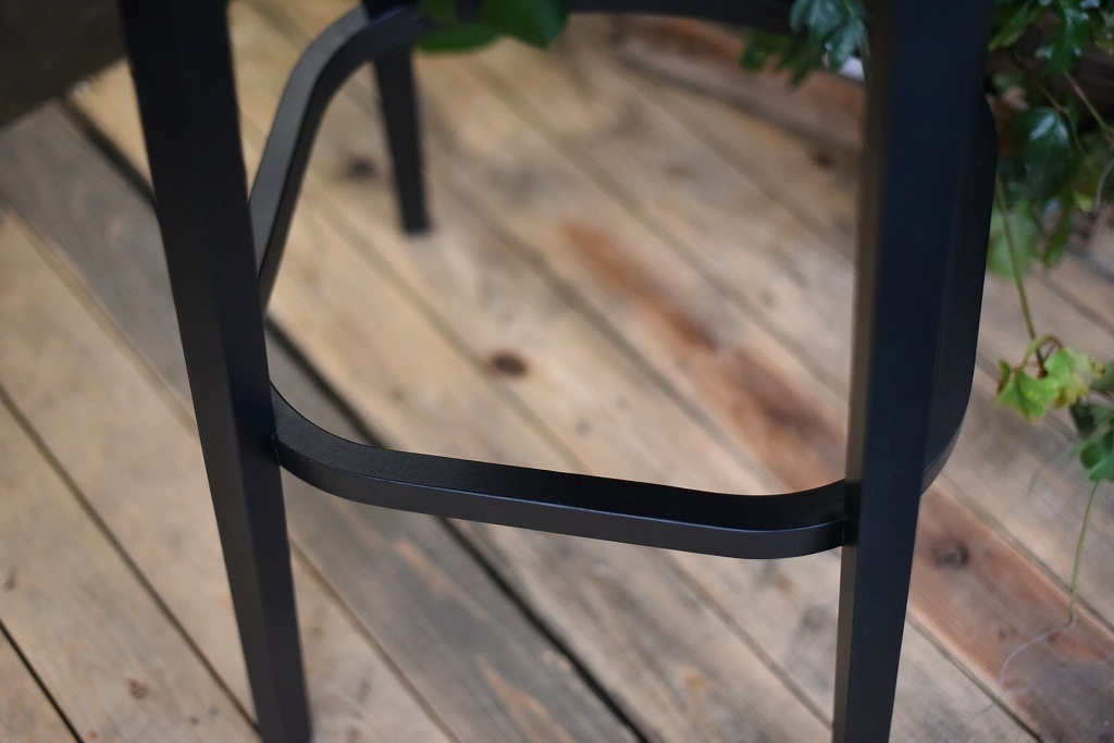 TON　BAR STOOL Leaf　371438　ミリタリーグリーン　マリーンブルー　ホワイト