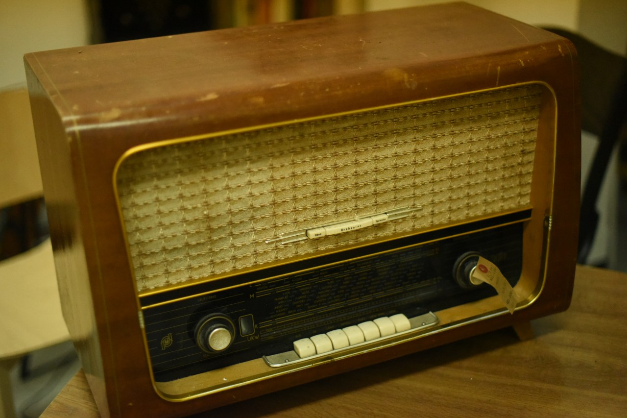 002211 ドイツ RFT ヴィンテージ ラジオ