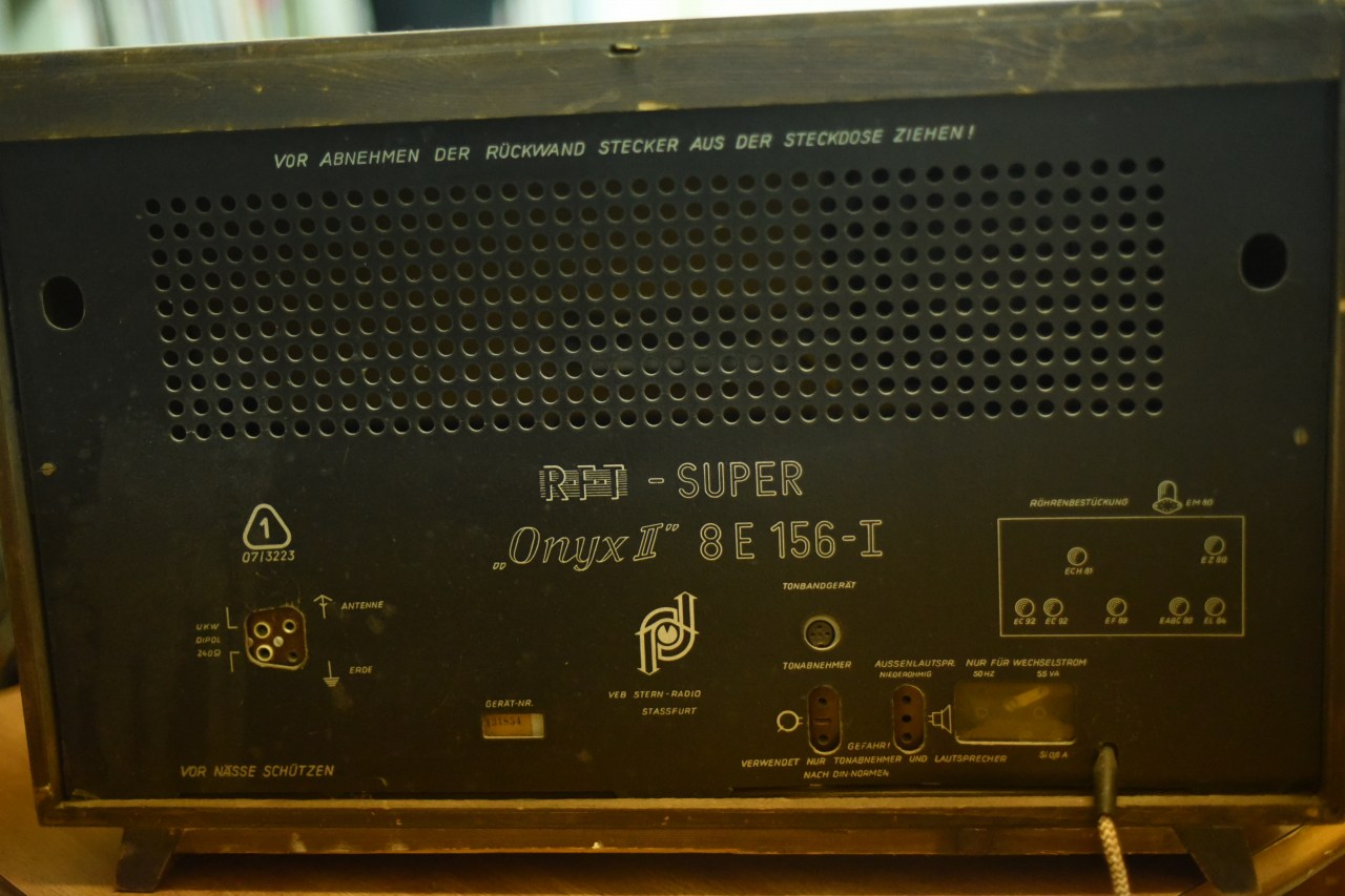 002211 ドイツ RFT ヴィンテージ ラジオ