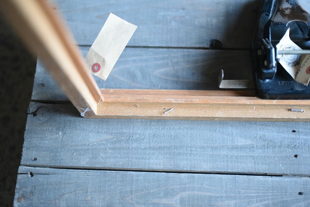 103566 ヴィンテージ　ウッドフレーム 一部破損　額縁