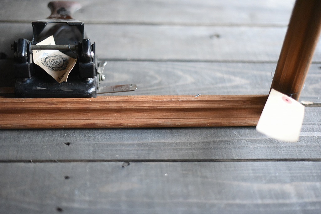 103566 ヴィンテージ　ウッドフレーム 一部破損　額縁