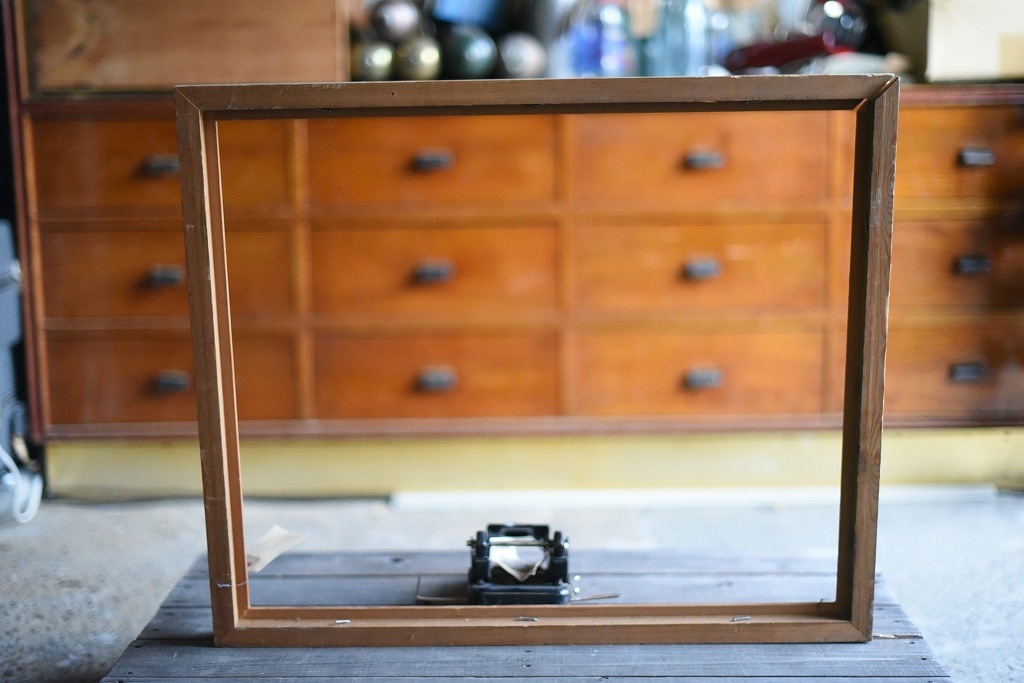 103566 ヴィンテージ　ウッドフレーム 一部破損　額縁