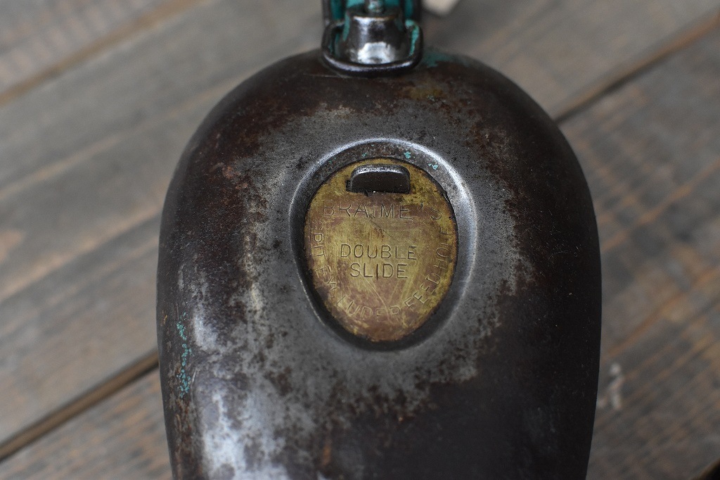 106847 ヴィンテージ　オイル差し　鉄製　一部真鍮　英国