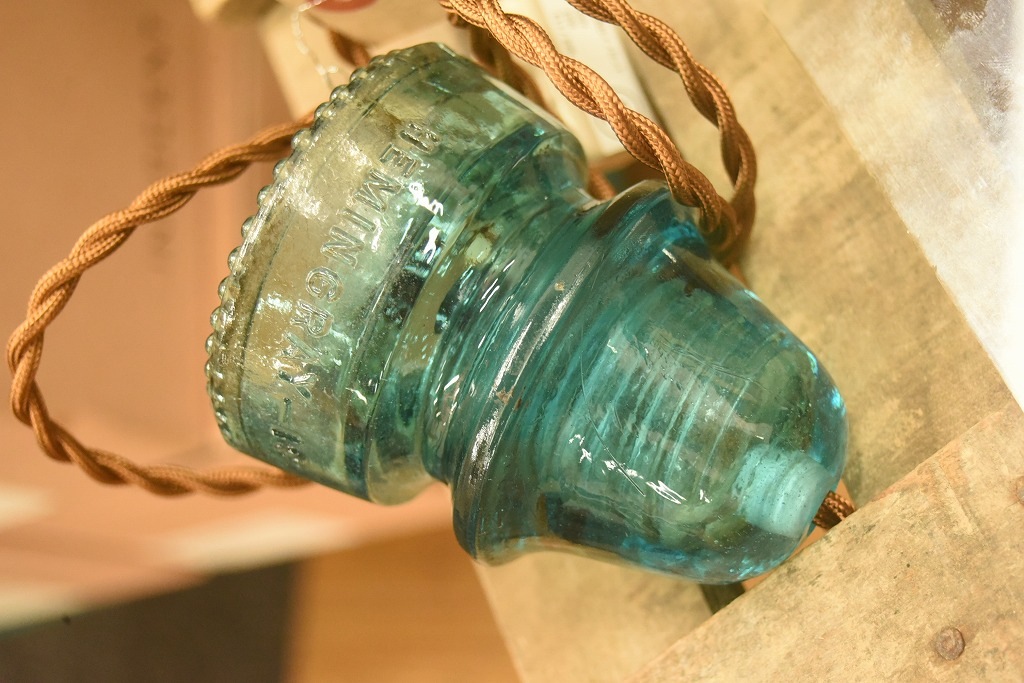 104796 インダストリアル　ガラスインシュレーター　ランプ　照明　USA　　碍子　i009