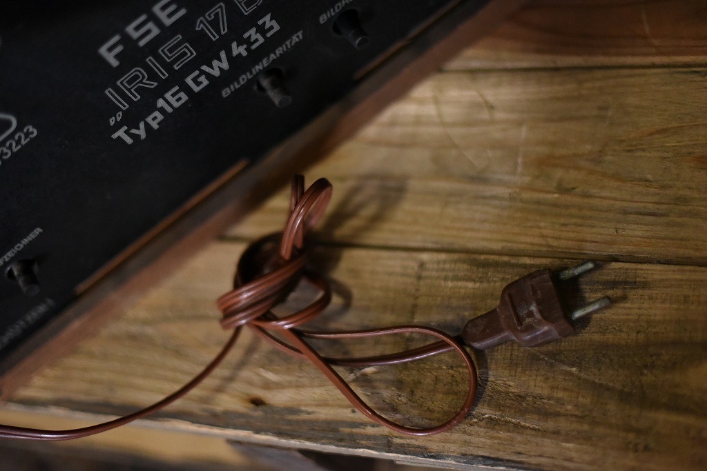 104919 ヴィンテージ　「RFT IRIS 17B TYPE16」　ブラウン管テレビ　ドイツ製 MADE IN GERMANY