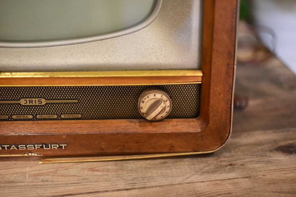 104919 ヴィンテージ　「RFT IRIS 17B TYPE16」　ブラウン管テレビ　ドイツ製 MADE IN GERMANY