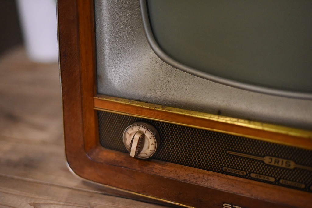104919 ヴィンテージ　「RFT IRIS 17B TYPE16」　ブラウン管テレビ　ドイツ製 MADE IN GERMANY