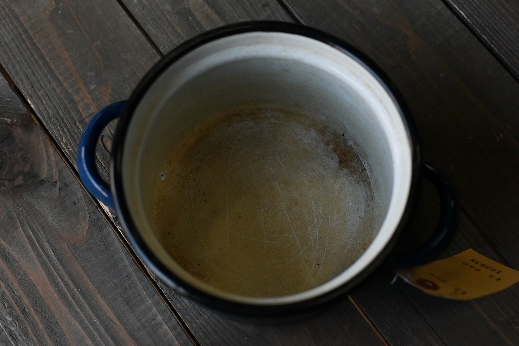 103838 ヴィンテージ ホーロー製　　ホットポット　鍋　MADE IN ENGLAND　英国