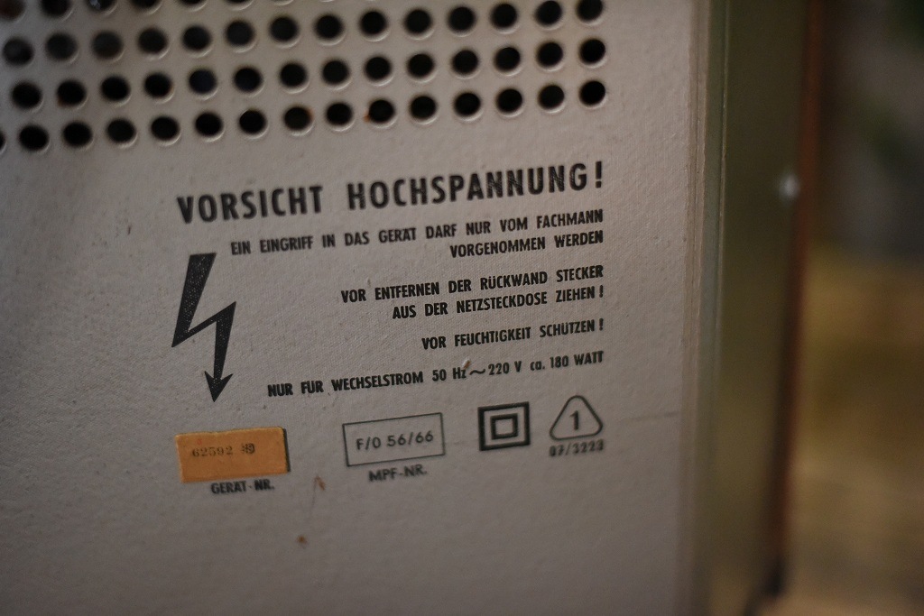 104920 ヴィンテージ　「RFT donja 211」　ブラウン管テレビ　ドイツ製 MADE IN GERMANY