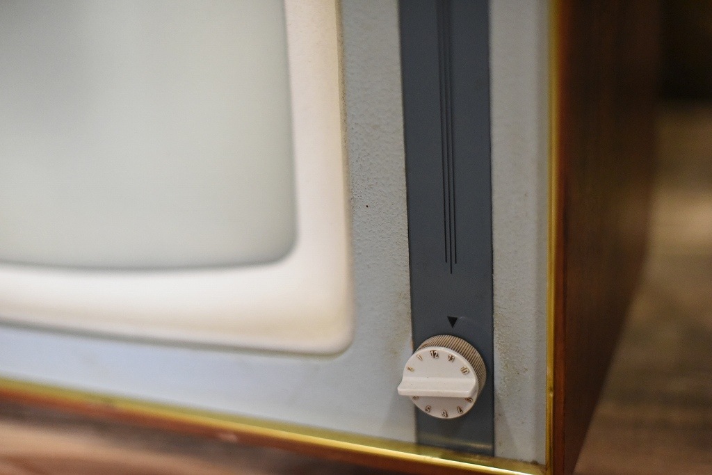 104920 ヴィンテージ　「RFT donja 211」　ブラウン管テレビ　ドイツ製 MADE IN GERMANY