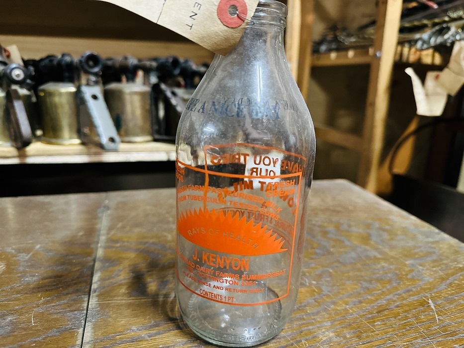 002486 ヴィンテージ　ボトル　瓶　イギリス ガラス