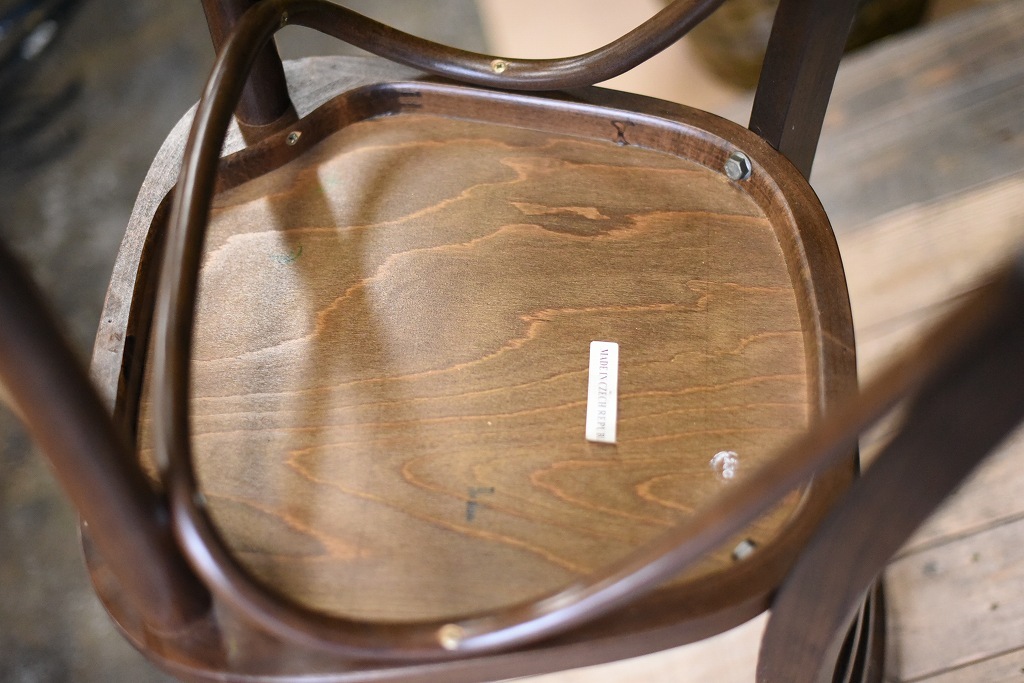 104842 USED TON CHAIR 中古