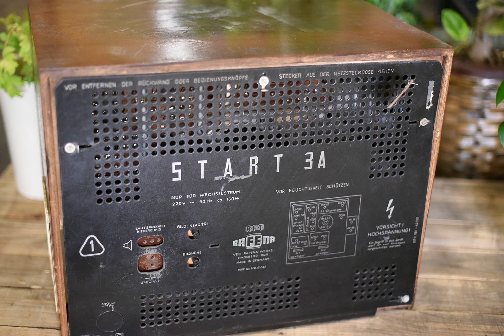 104923 ヴィンテージ　「RFT START 3A」　ブラウン管テレビ　ドイツ製 MADE IN GERMANY